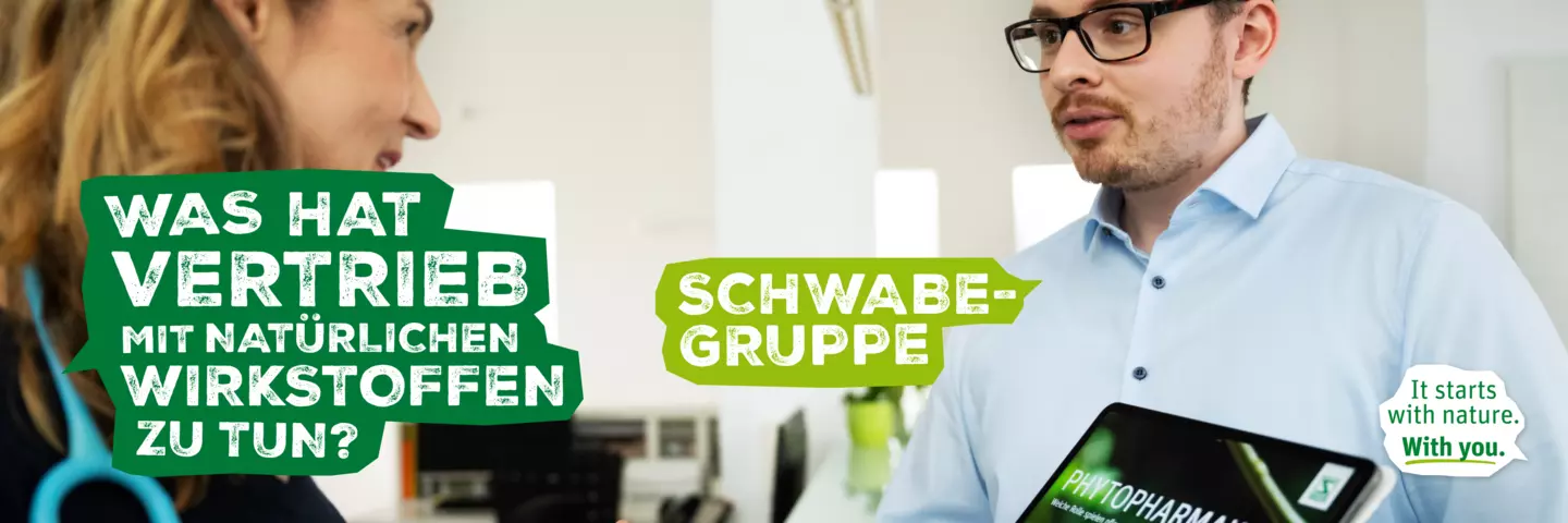 Mann und Frau in Verkaufsgespräch